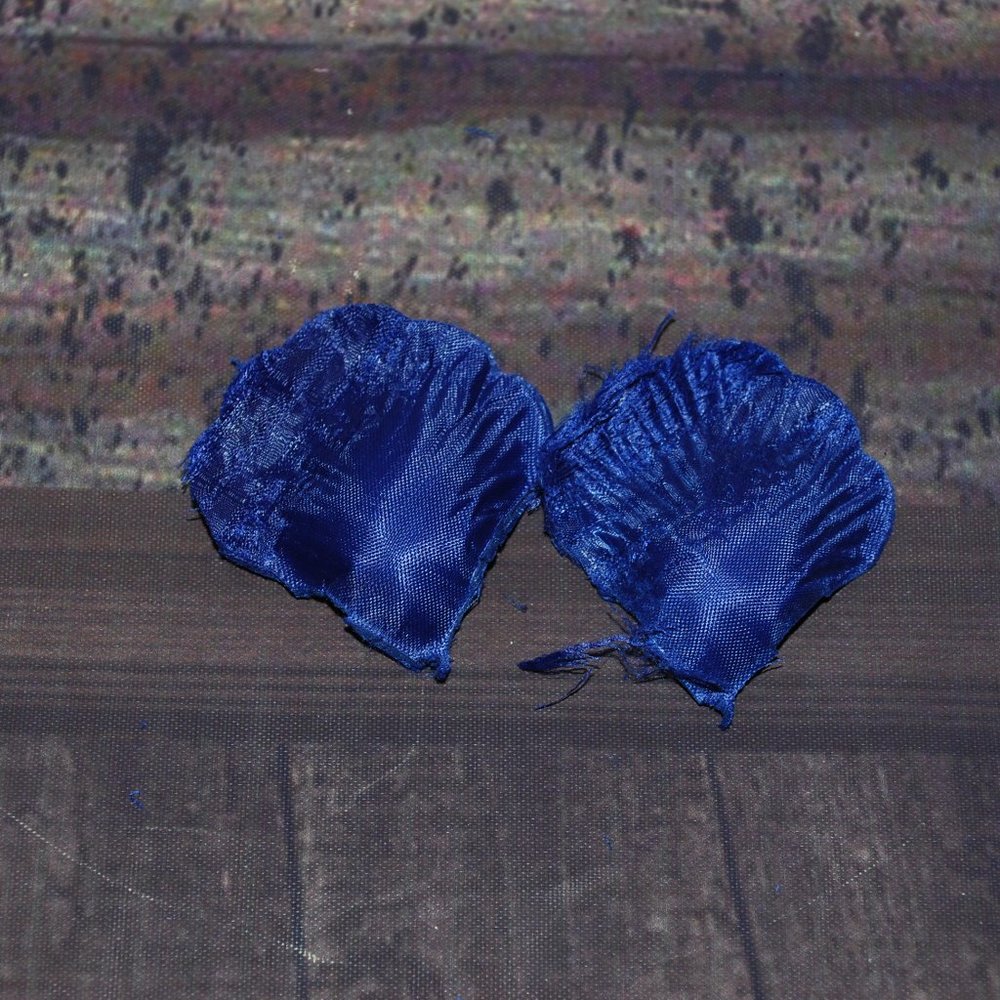 Blue fabric rose peddles 200 count